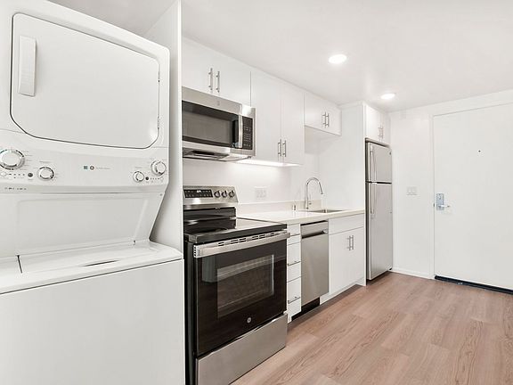 2nd image of 2283 Ocean View Blvd #201