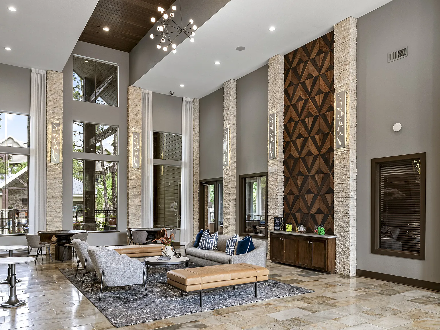 The Woodlands Lodge — Photo 4