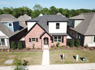 612 N Malbec Rd, Fayetteville, AR 72704