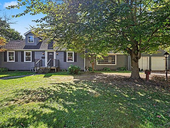 3rd image of 7 Northlawn Ct
