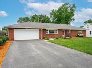 427 Burrwood Ave, Loves Park, IL 61111