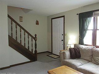 3rd image of 10 Garland Dr