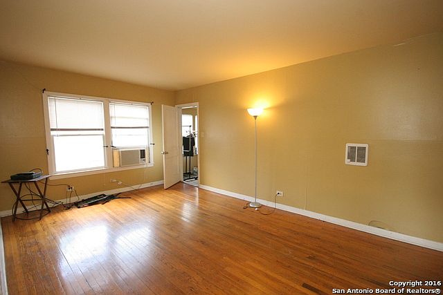 1st image of 142 Meredith Dr