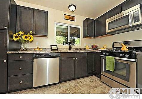 5th image of 1932 N Iris Ln