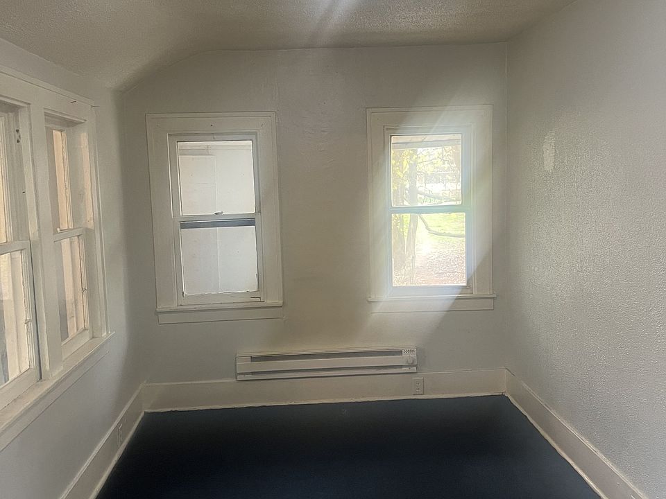 1st image of 916 Bensch St #11217274