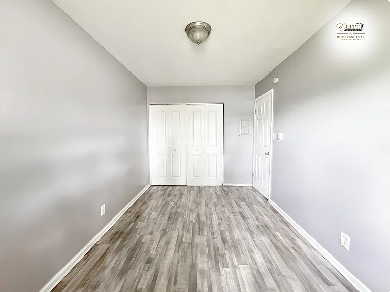 3202 Western Road — Photo 5