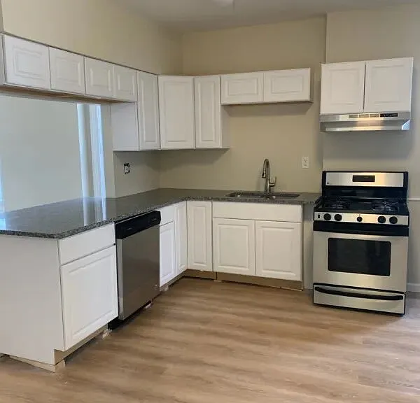 57 1/2 Saratoga Ave #2N — Photo 2