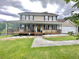 37 Jackson St, Peterstown, WV 24963