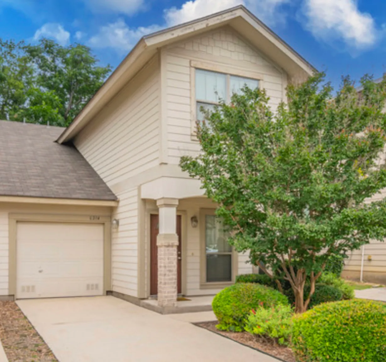 3 bed, 1396 sqft, $1,700 — Photo 1