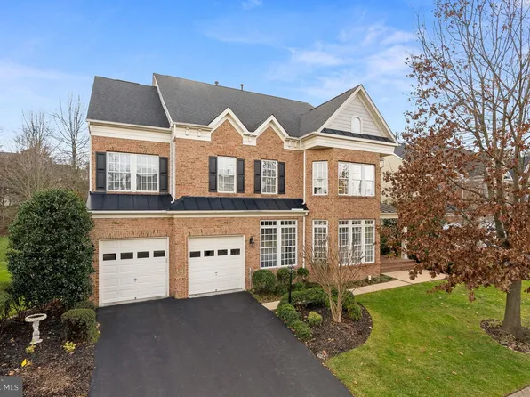 42821 Heritage Oak Ct, Ashburn, VA 20148
