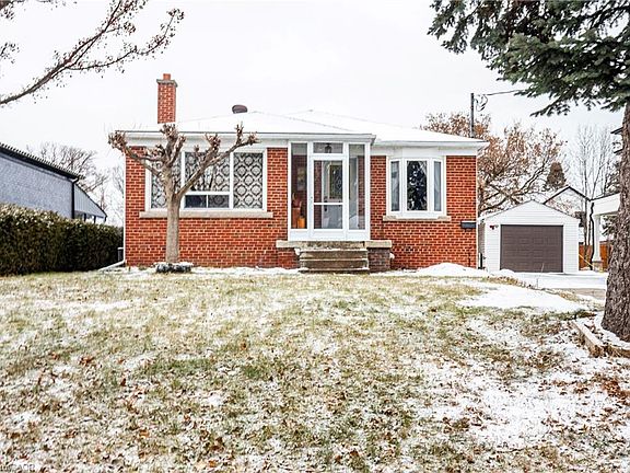 3rd image of 257 Woodale Ave