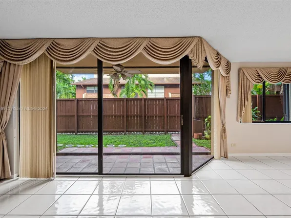 6666 SW 115th Ct APT 110, Miami, FL 33173