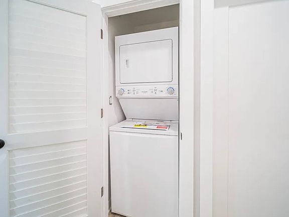 4th image of 901 N Keeler Ave #2