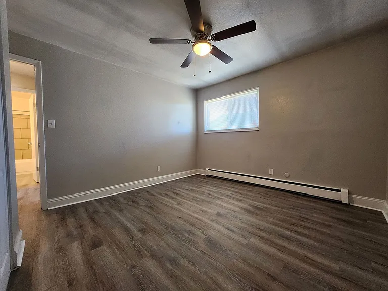 4420 Loomis Ave #4 — Photo 12