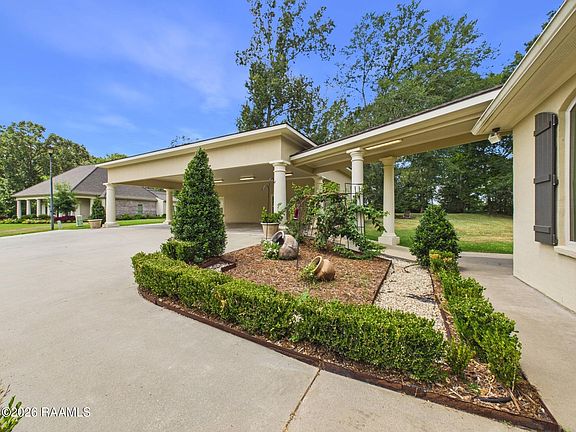 3rd image of 211 Royce Rd