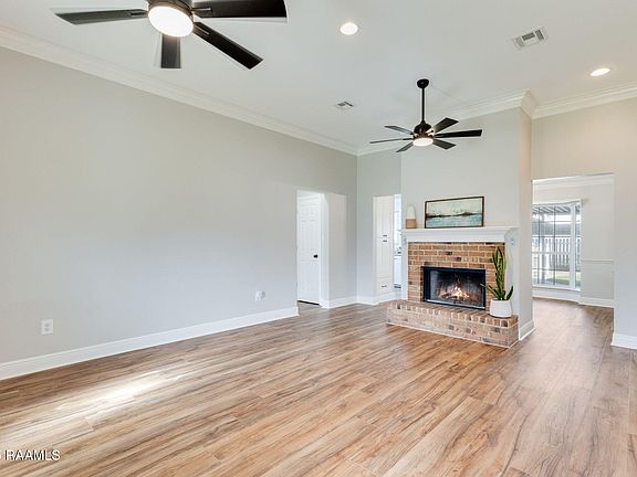 2nd image of 101 Meadow Glen Dr