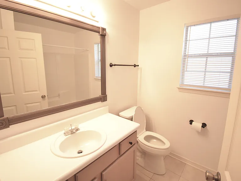 Guest bath room