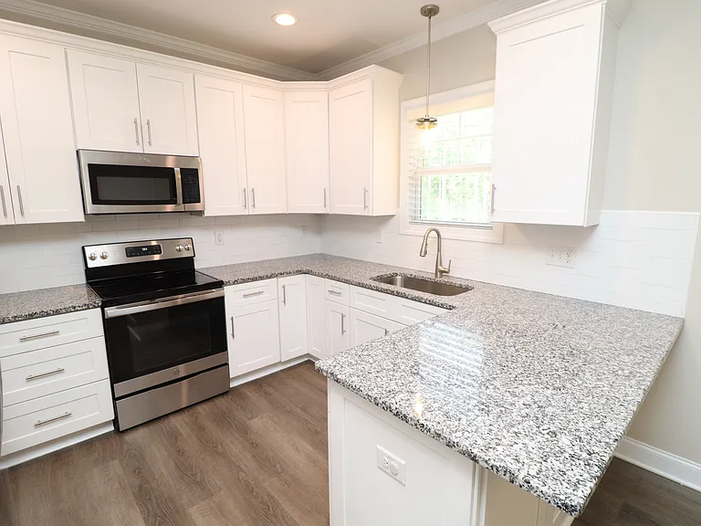 8424 Rhodes Rd — Photo 9