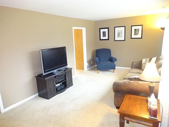 2nd image of 1N718 Newton Ave
