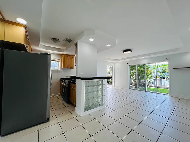 2035 Calais Dr #5 — Photo 10