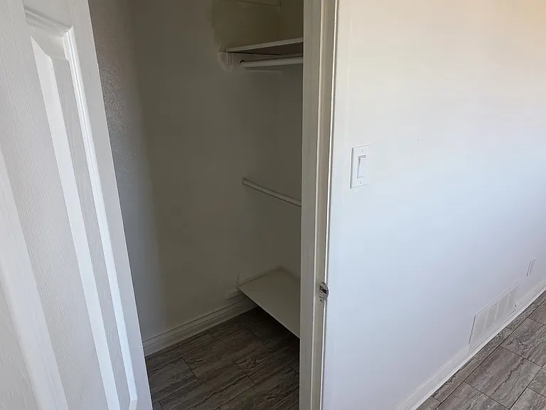 1201 E Barcelona Ave — Photo 37