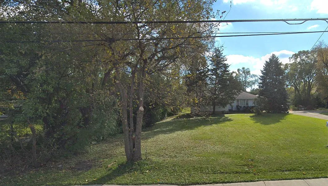 543 63rd St photo 1