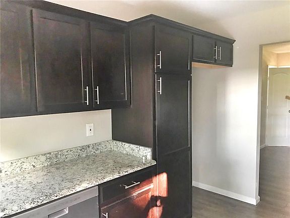 4th image of 2815 Cherrywood Ave