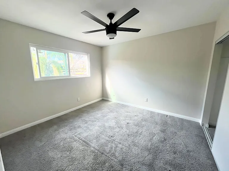 446 Annette Pl — Photo 13
