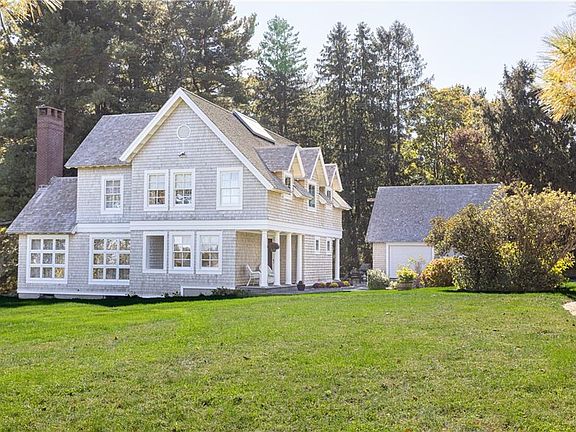 5th image of 37 Edwards Dr