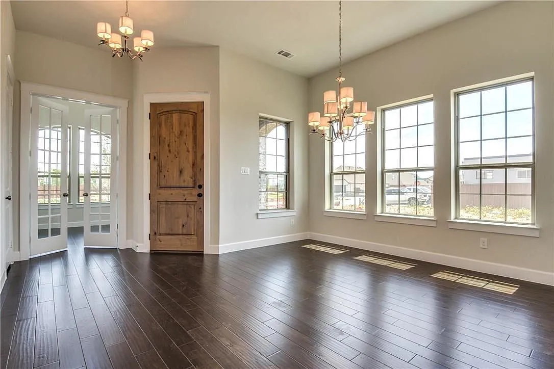 4 bed, 3.5 bath, 3817 sqft, $3,850 — Photo 4