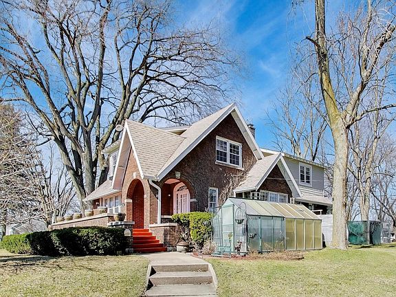 2nd image of 607 Miller St