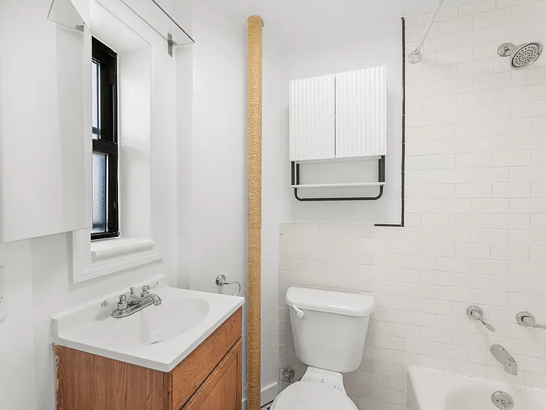 51 Morgan Ave #2-L — Photo 7
