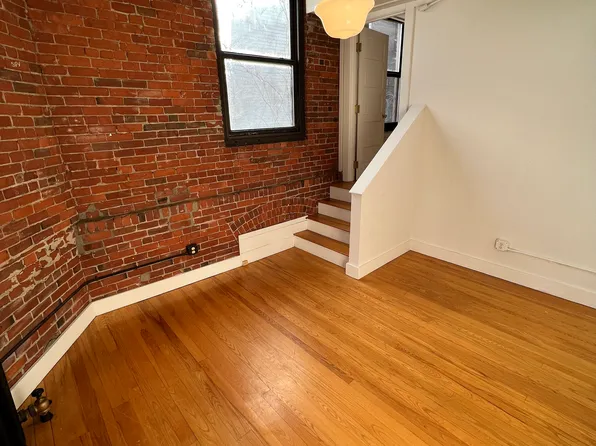 67 Main St, Brattleboro, VT