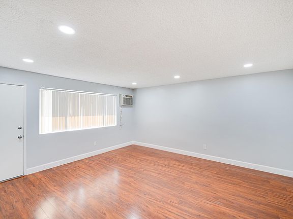 4th image of 208 E Chevy Chase Dr APT 10