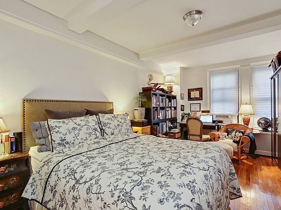 2nd image of 50 W 72nd St APT 205