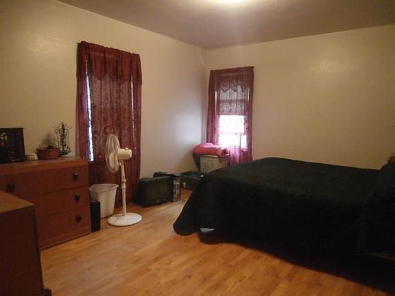 5th image of 608 Marquette Ave