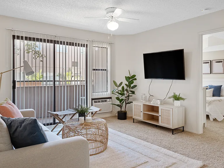 Plaza Apartments — Photo 9