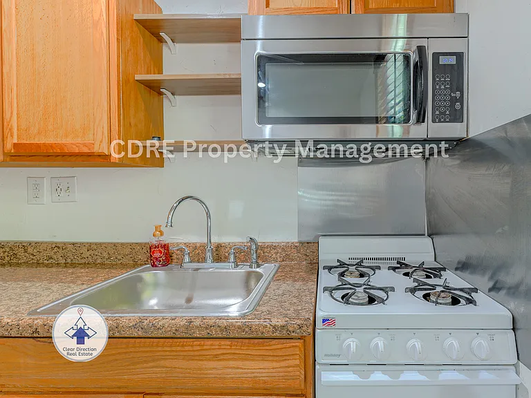 422 Washington St — Photo 16