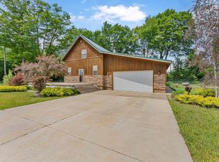 1019 E 32nd Rd, Cadillac, MI 49601