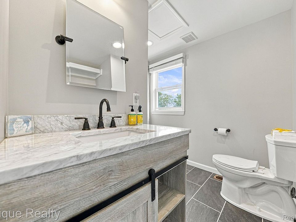 4157 Flynn Dr, photo 4