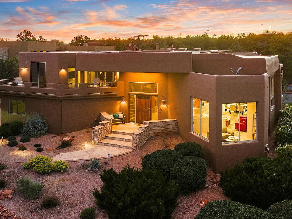 1st image of 311 CALLE LINDA --