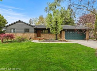 2435 Radnor St, Birmingham, MI 48009