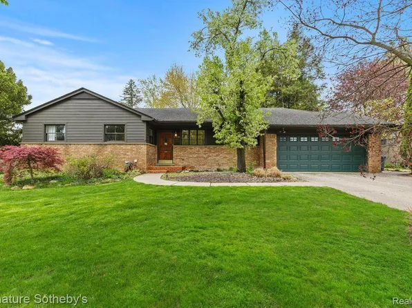 2435 Radnor St, Birmingham, MI 48009
