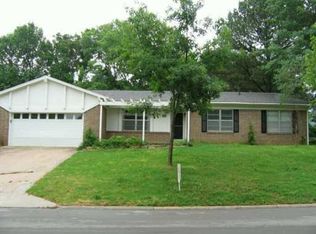 2824 N Stagecoach Dr, Fayetteville, AR 72703