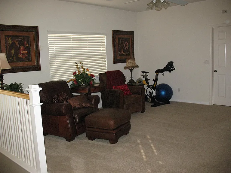27032 Edgewater Ln — Photo 5
