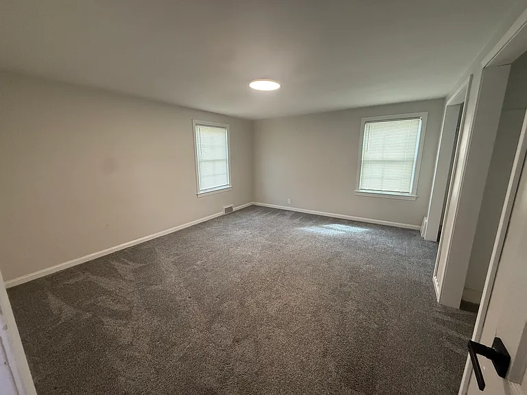 4350 Silsby Rd — Photo 5