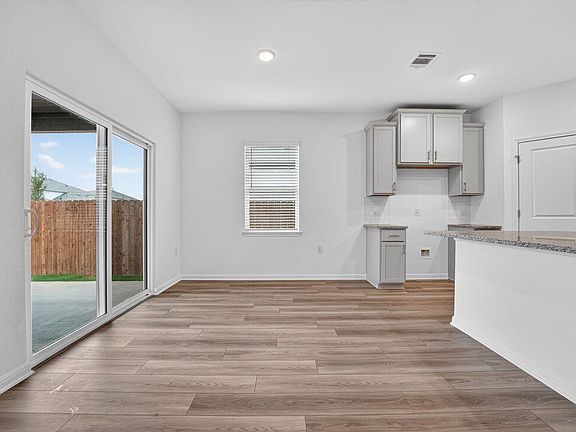 5th image of 1417 Alana Falls Ave