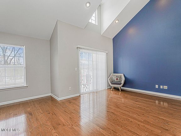 3rd image of 12 Oxford Court
