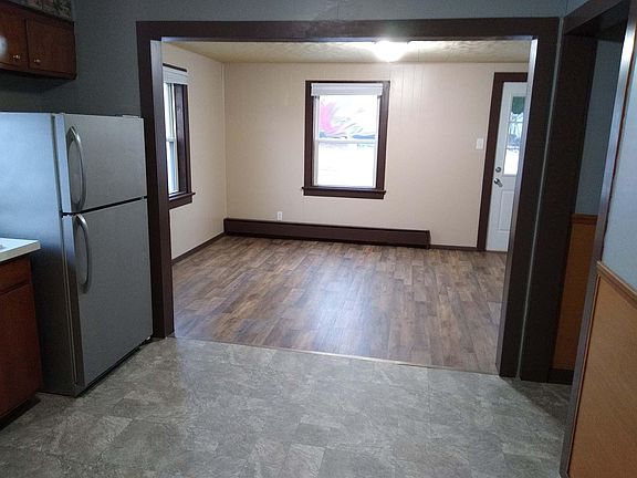 4th image of 1141 E Garhard St