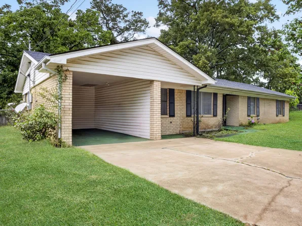 209 N Meadowbrook Dr, Overton, TX 75684